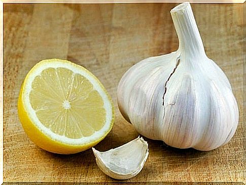 Cure with garlic and lemon to clean the arteries and lower cholesterol