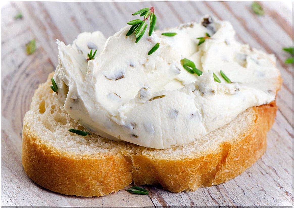 Toast with cream cheese.