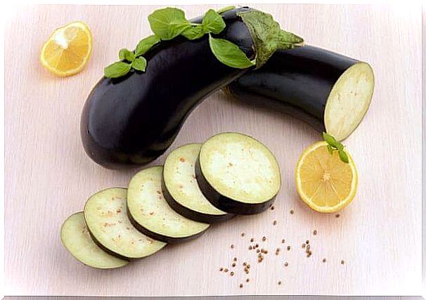 water-aubergine-and-lemon