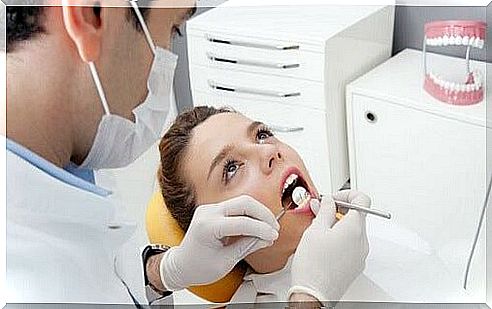 To have good oral health we must go to the dentist frequently.