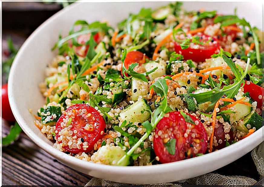 Delicious salads with healthy quinoa