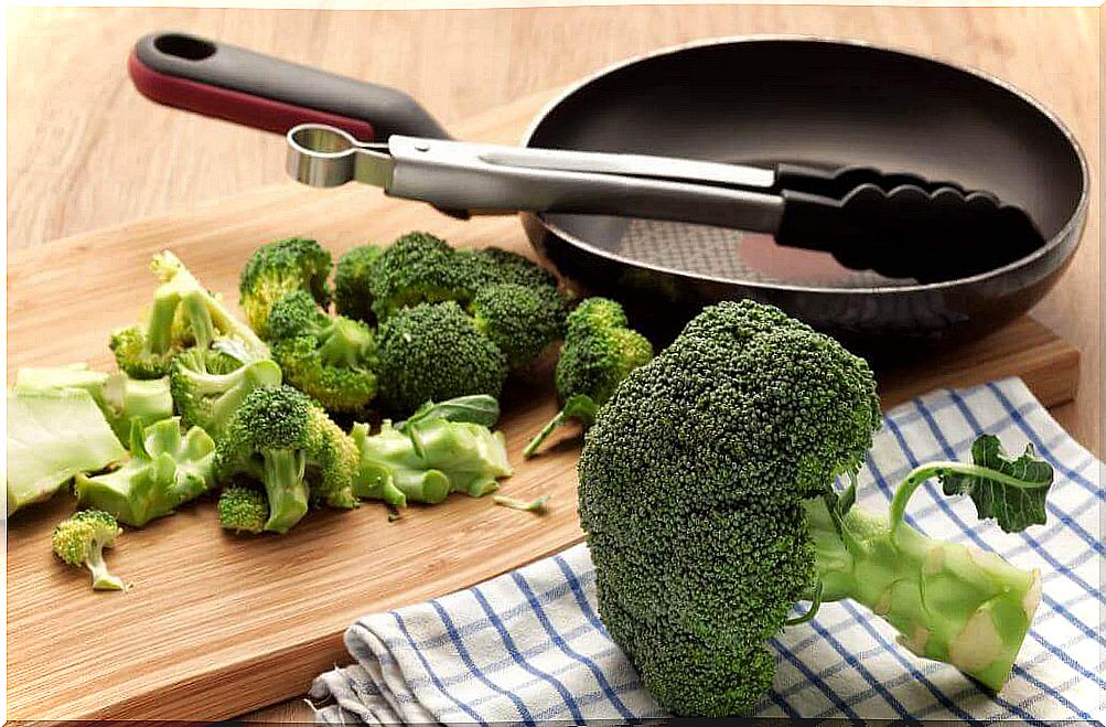 What are the parts of broccoli you should eat?